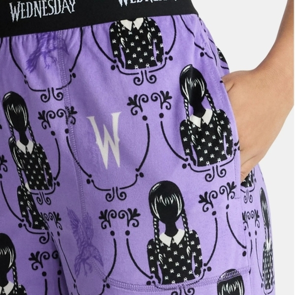 Wonder Woman Lavender Pajama Pants - Picture 4 of 4